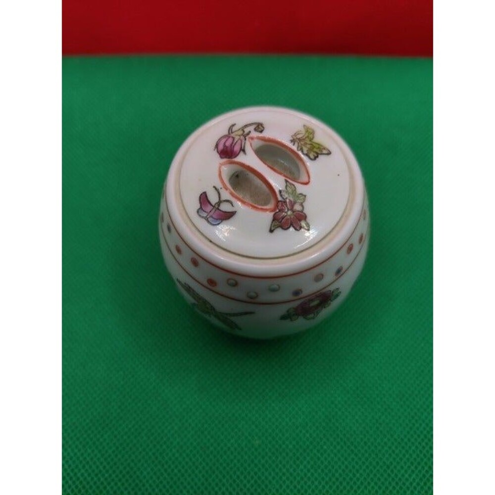 FAMILLE ROSE Chinese Miniature Jar - Picture 5 of 6